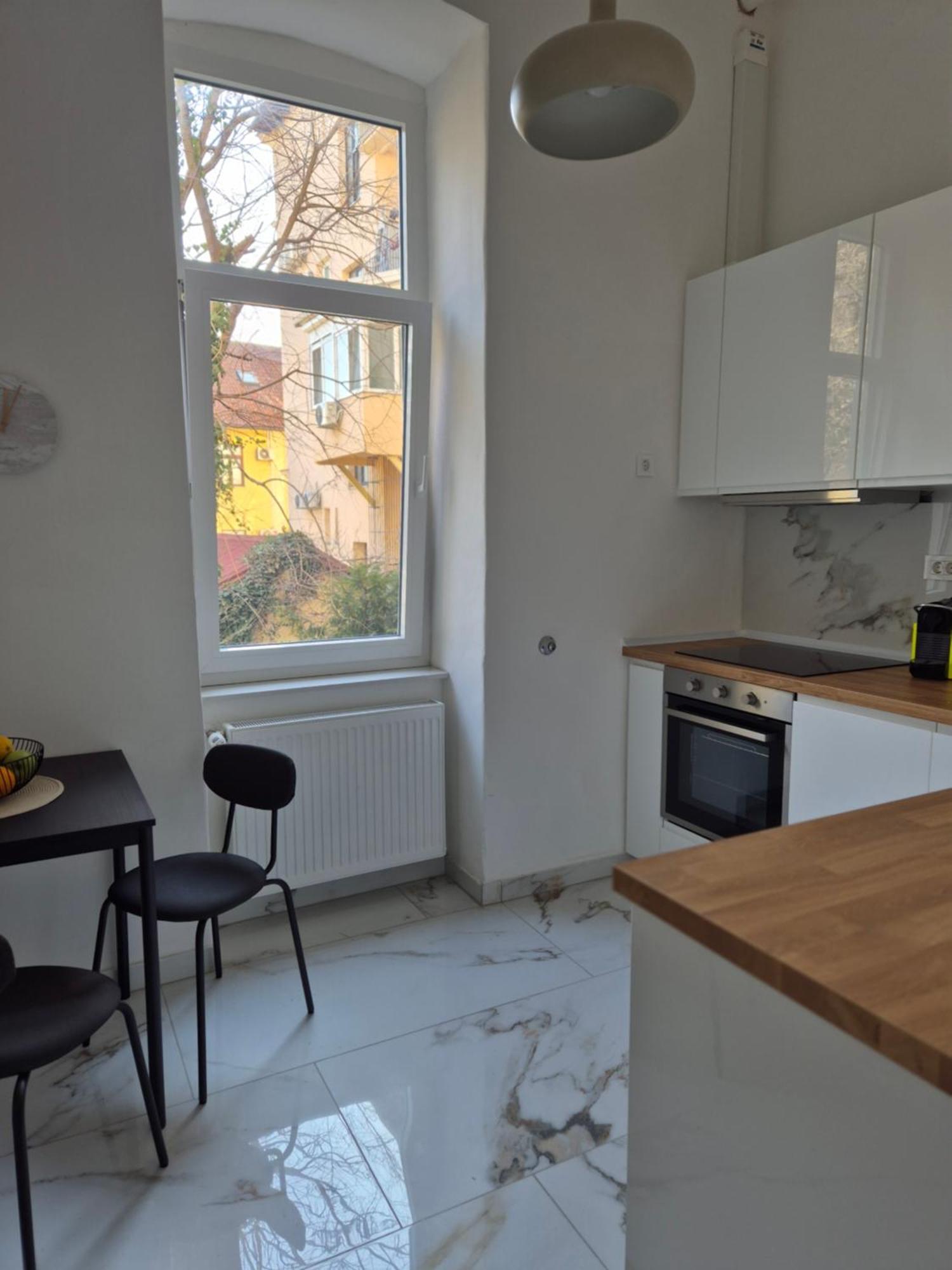 Isidora Apartman